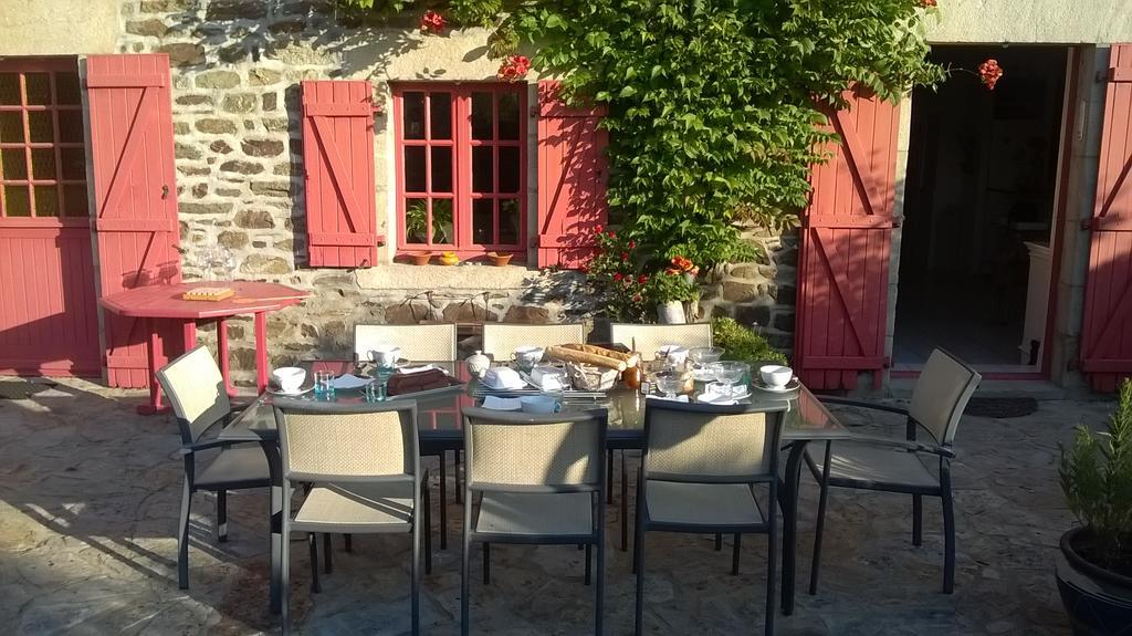 Au Jardin D'Eloise Bed & Breakfast Tremereuc Exterior photo
