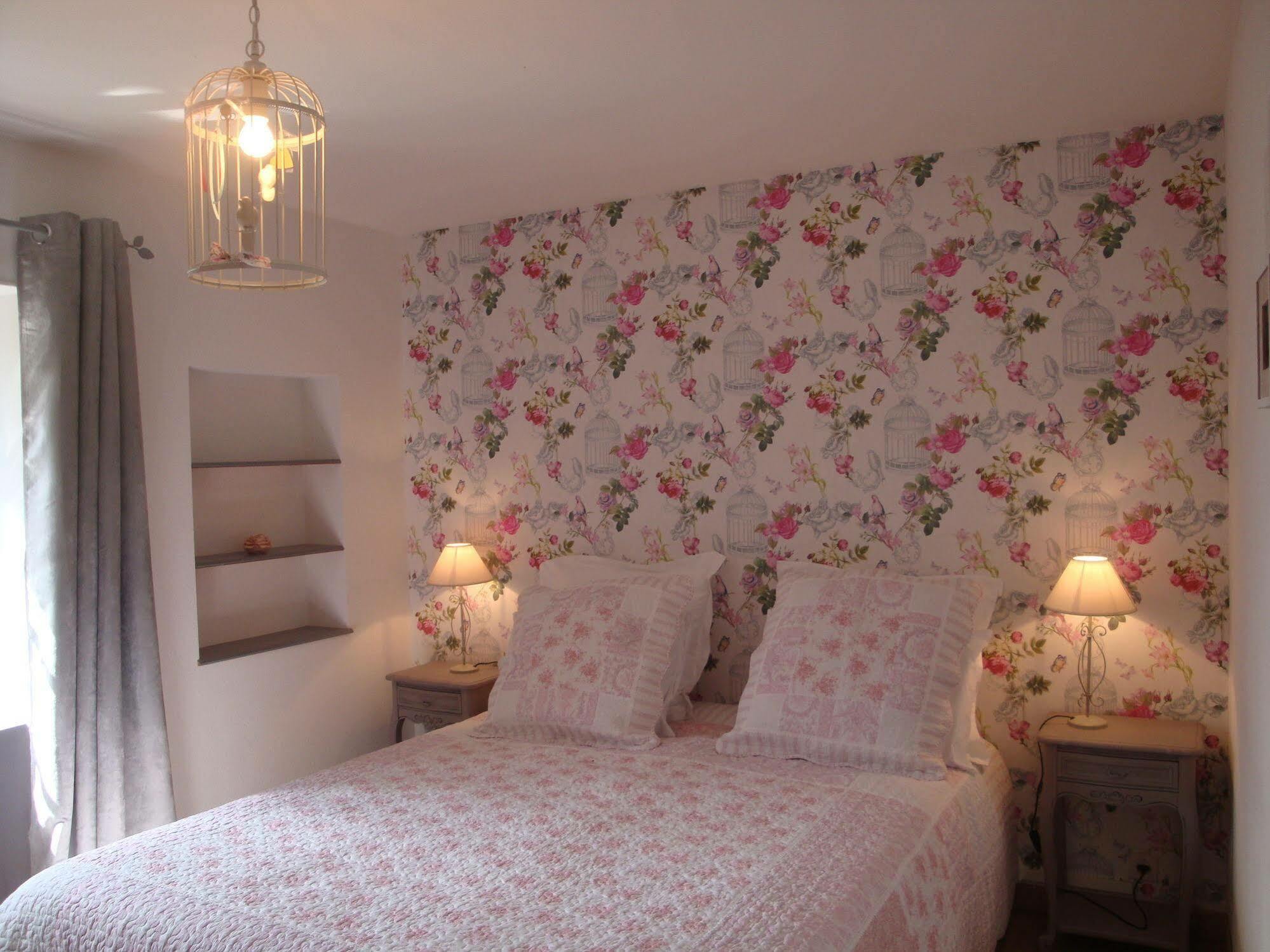 Au Jardin D'Eloise Bed & Breakfast Tremereuc Exterior photo